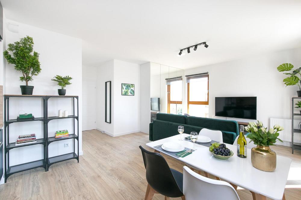 Apartament Black Zajezdnia Wrzeszcz Apartment Gdansk Bagian luar foto